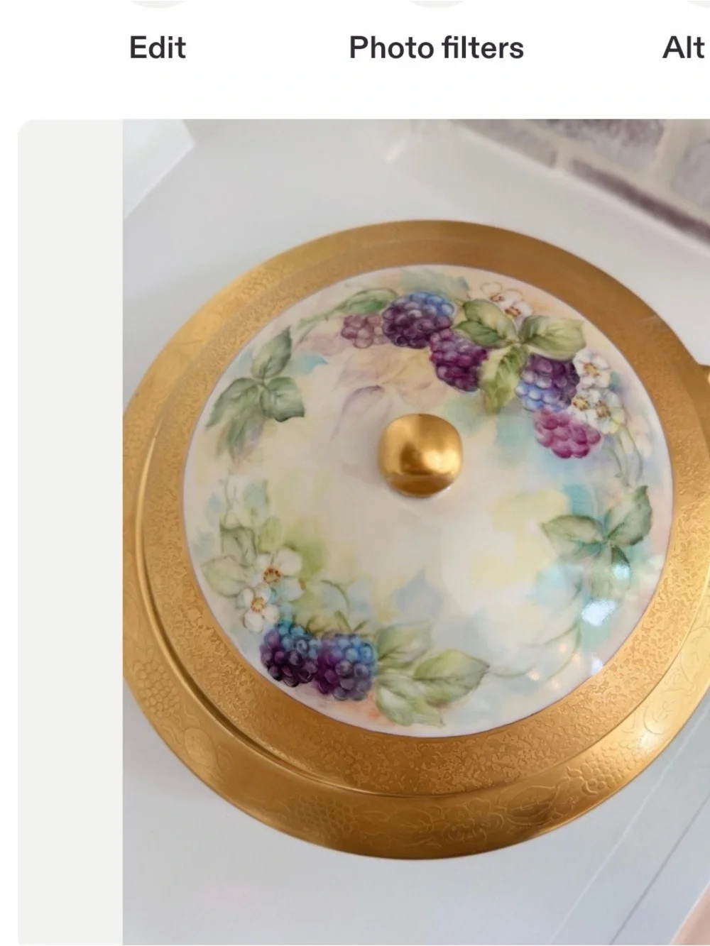 Gold-Trimmed Berry Pattern Covered Casserole Dish - White and Gold